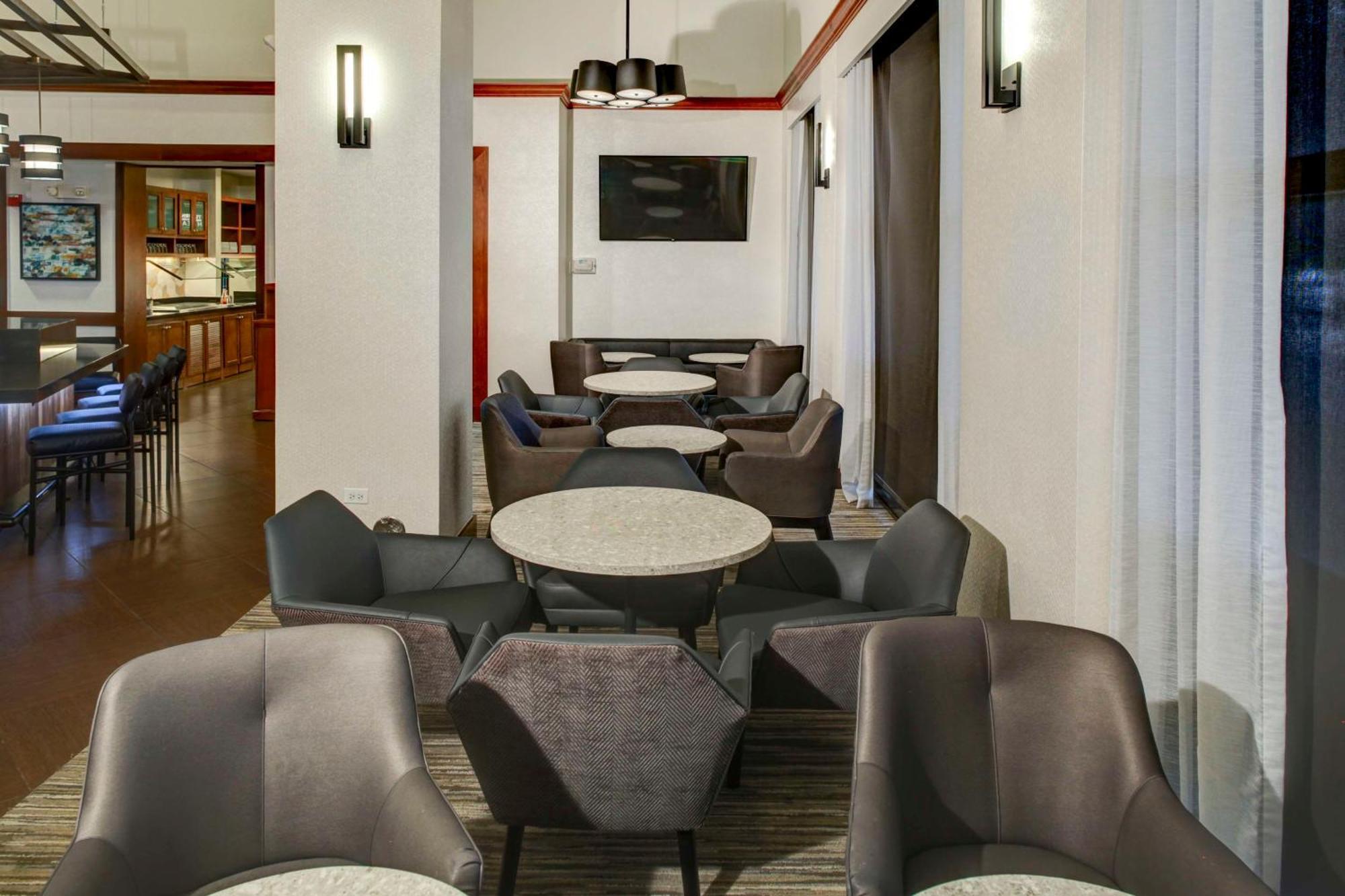 Hyatt Place Tampa Busch Gardens מראה חיצוני תמונה